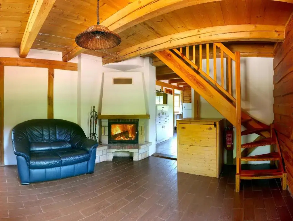 4 Bedrooms Cottage