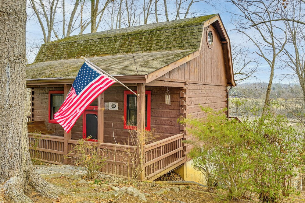 Lake Cumberland Log Cabin Near 3 Boat Ramps