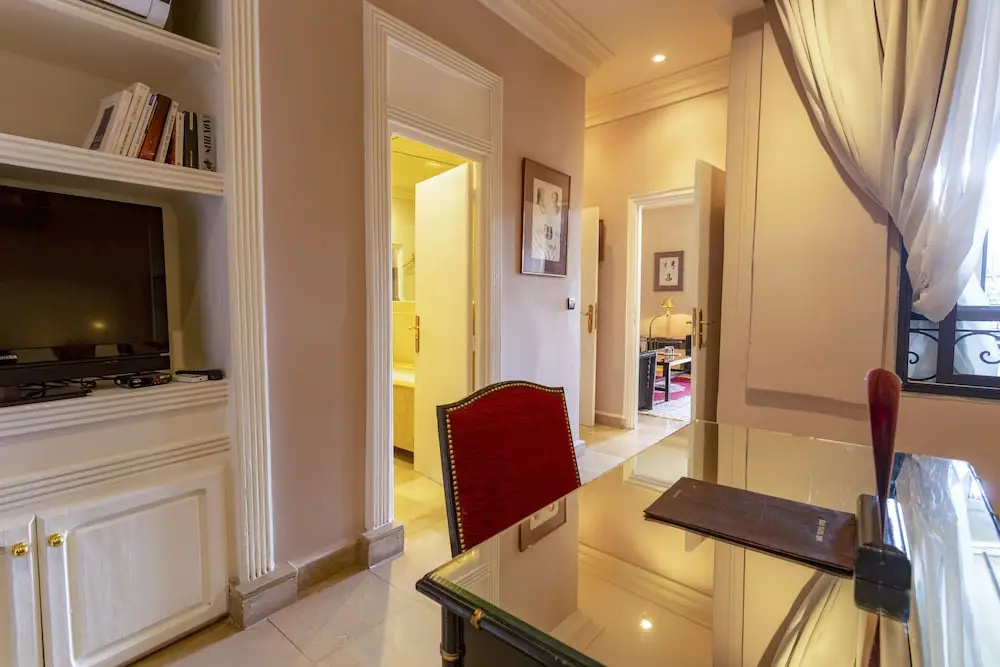 Deluxe Double Suite with balcony (full double bed)