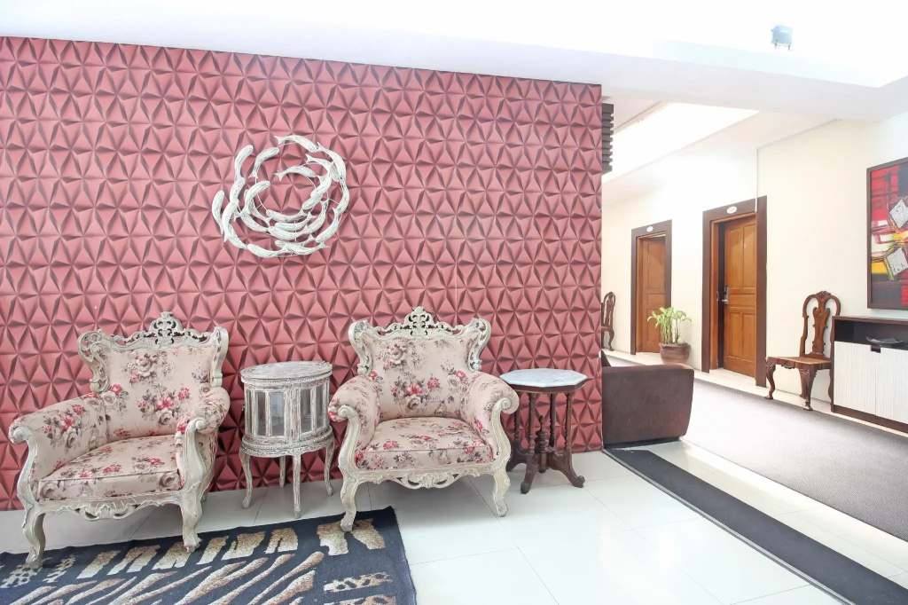 Lobby & Reception