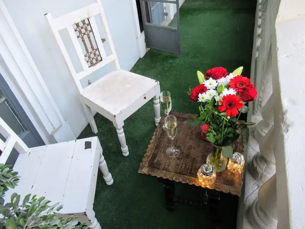 Comfort Double room with balcony and with street view (full double bed)