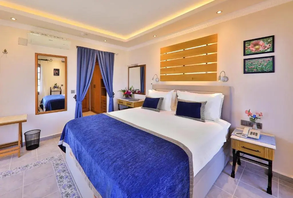 Deluxe Double room with sea view (full double bed)