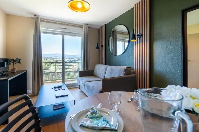 1 Bedroom Apartment with balcony and with pool view