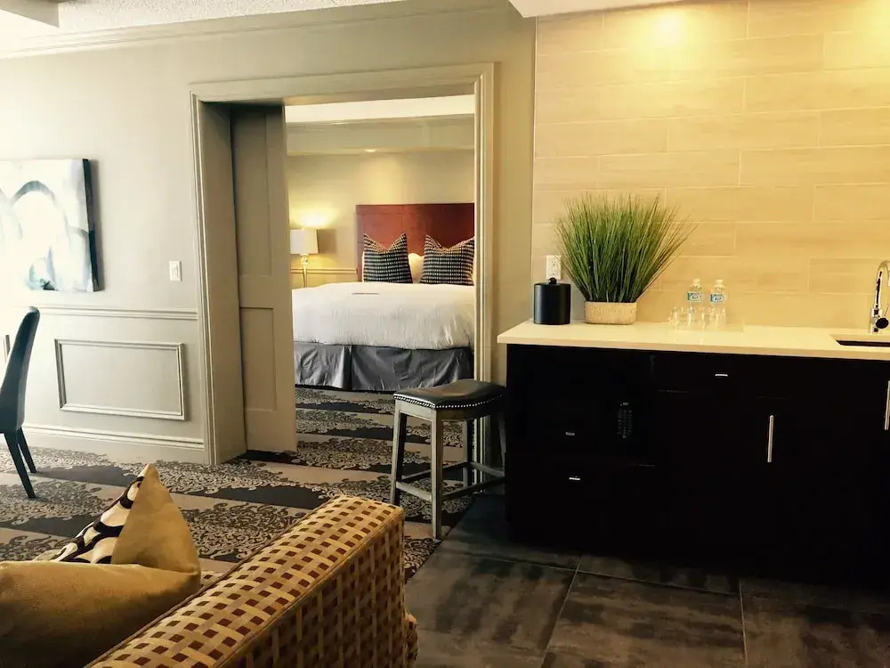 1 Bedroom Luxury Suite