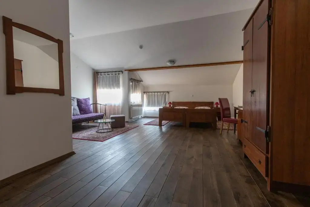 Standard Double room with balcony (twin beds)