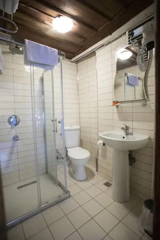 Deluxe Double room (full double bed)