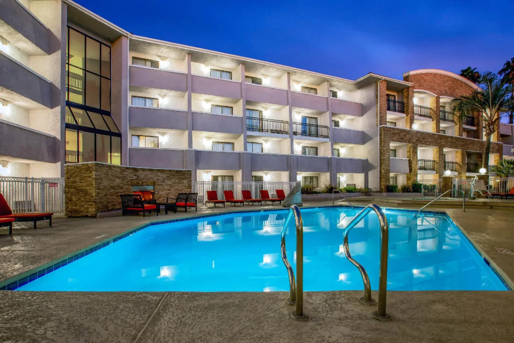 La Quinta Inn & Suites by Wyndham Pomona - Chambres