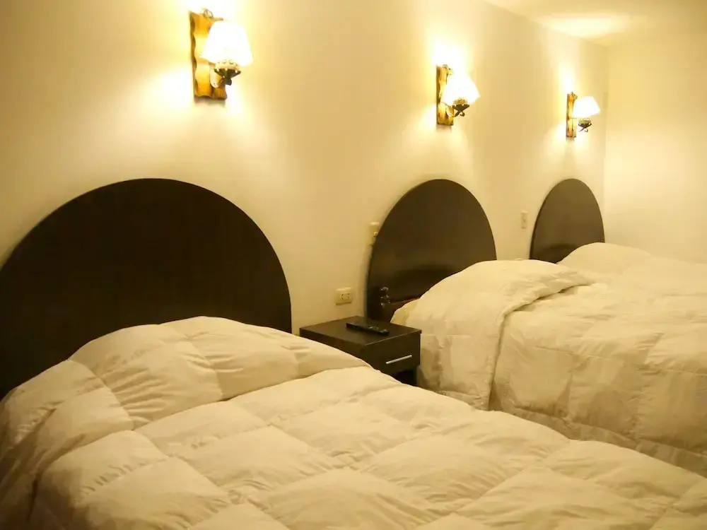 Standard Triple Suite