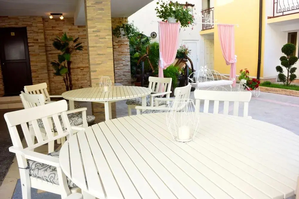 Balcony & Terrace