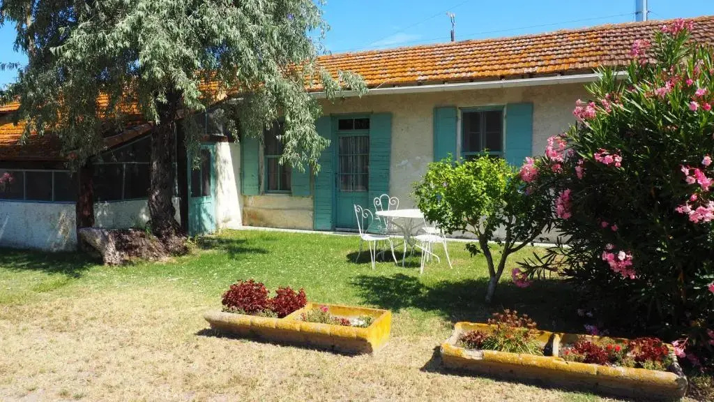 Maison de 3 chambres avec piscine partagee et jardin amenage a Saintes Maries de la Mer