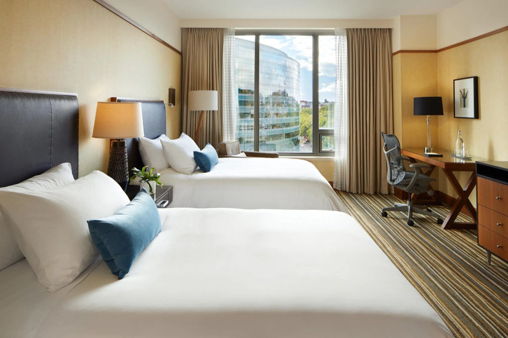 Standard Double room with city view (full double bed)