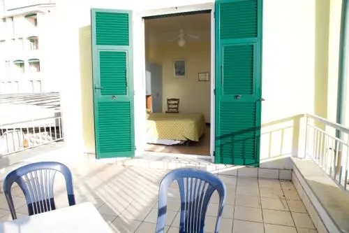 Balcony & Terrace