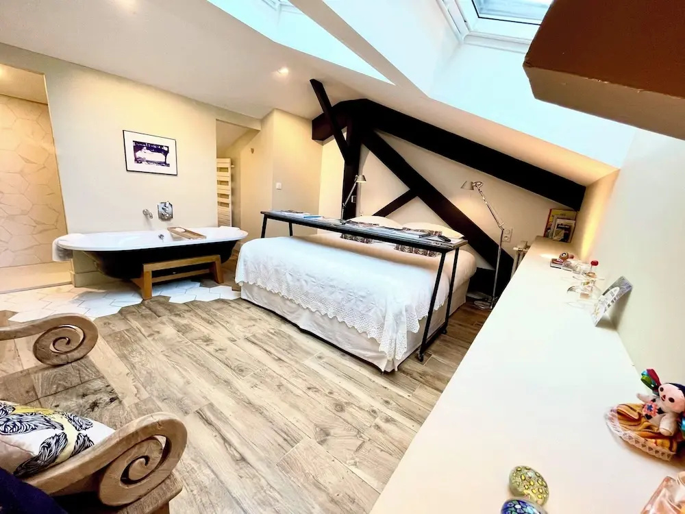 Standard Double room (full double bed)