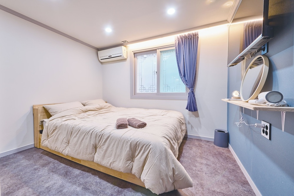 Economy Double room (full double bed)