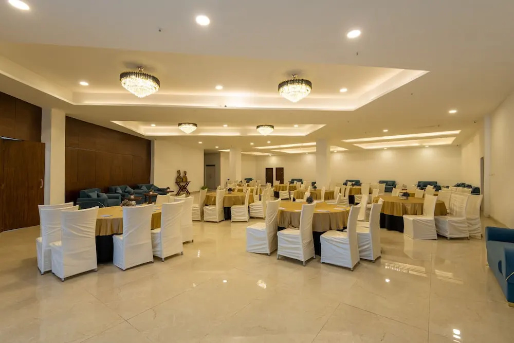 Coral Resort and Spa, Centrally Heated Mountain Side Resort, Manali