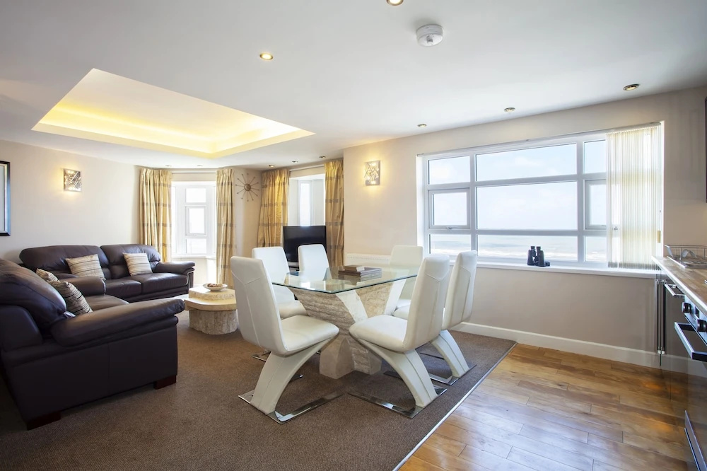 Double Suite (full double bed)