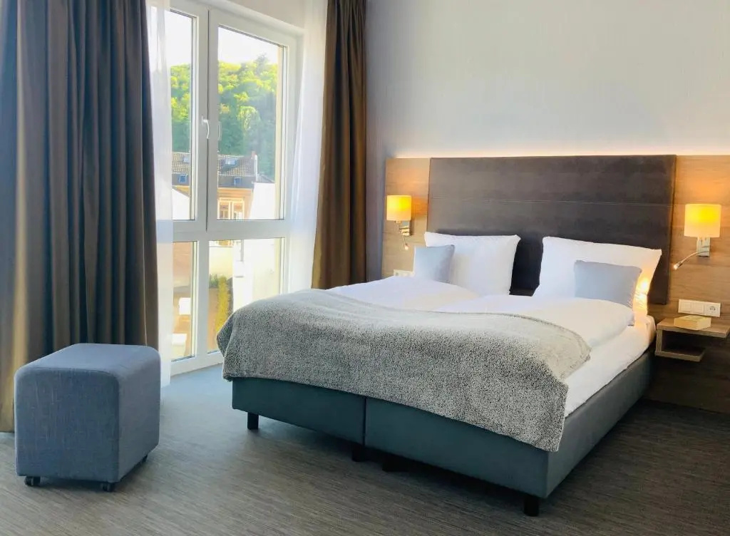 Deluxe Double room (full double bed)