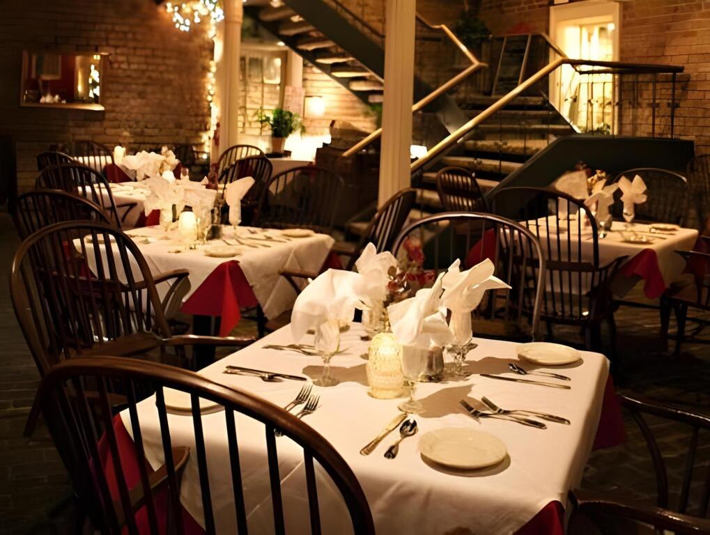 East Bay Inn - Historic Inns of Savannah by null