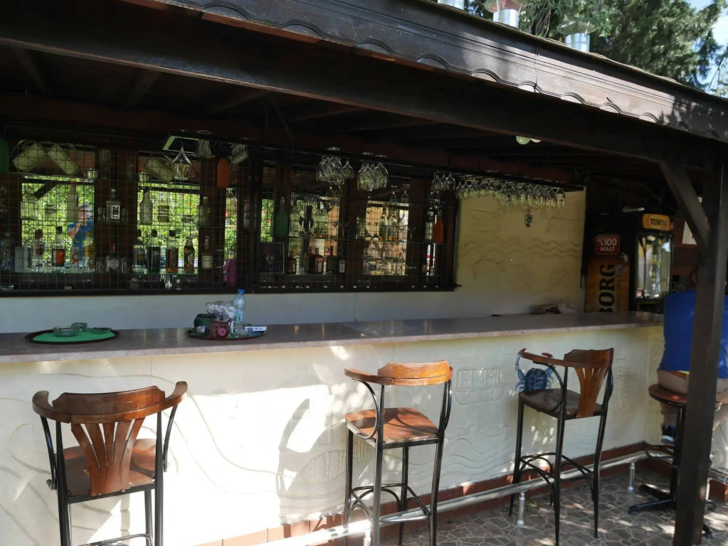 Longhouse Inn Hotel - фото 14