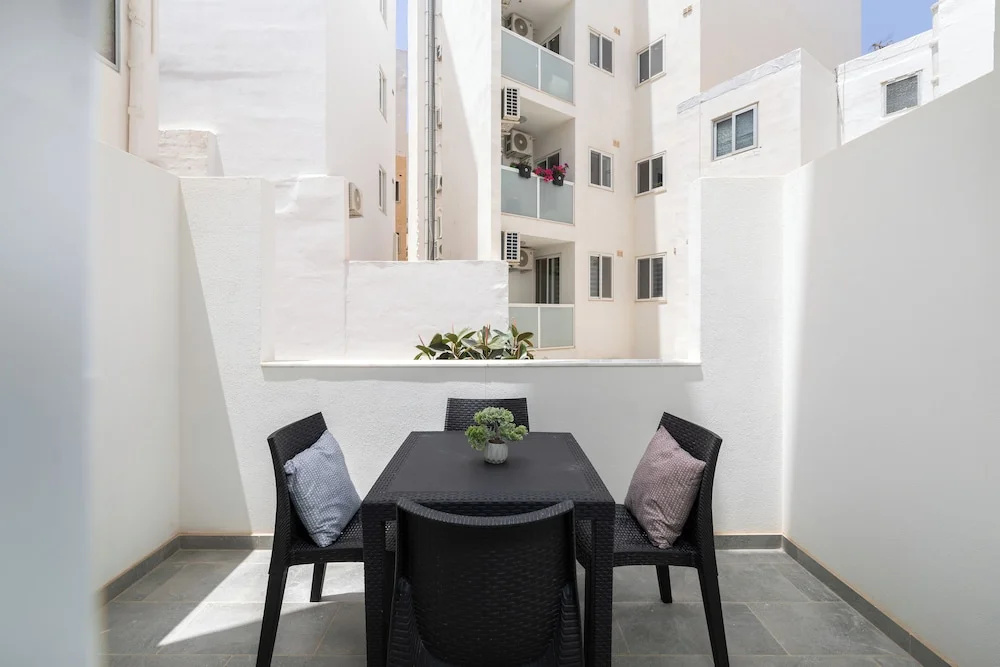 Modern Stylish 2BR With Balconies APT 1