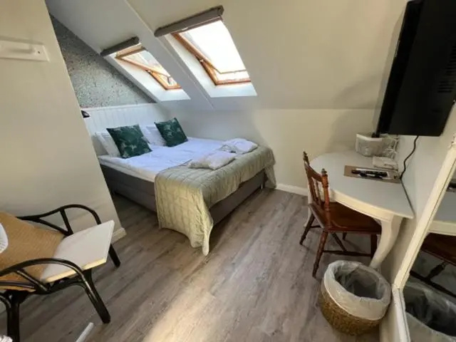 Economy room