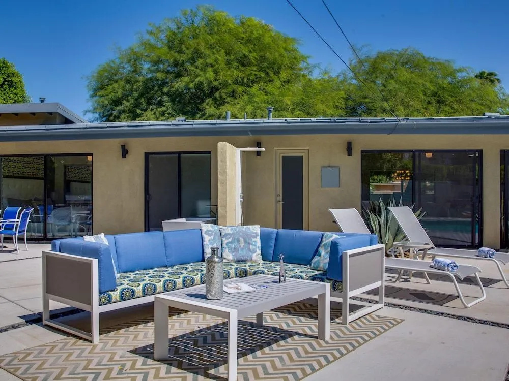 Mid Century Deluxe