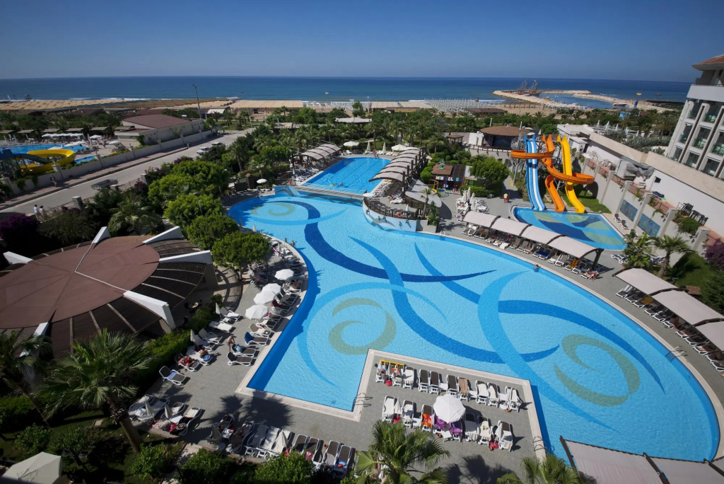 Beach & Waterfront