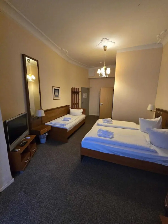 Standard Triple room with balcony