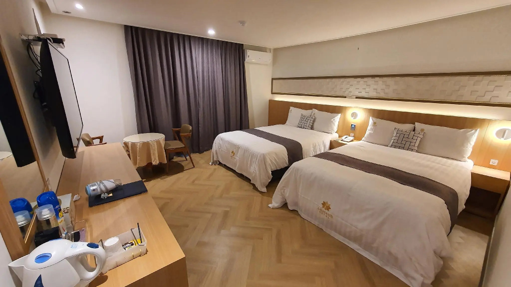 Deluxe Double room (twin beds)