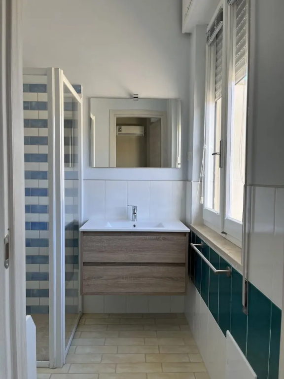 Deluxe Double room with balcony (full double bed)
