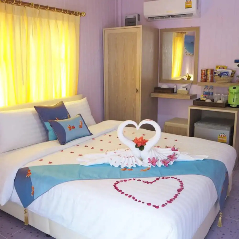 Superior room with balcony and with garden view
