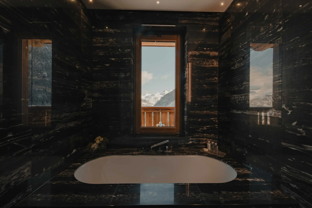 Шале Prestige в Ultima Hotel  Courchevel