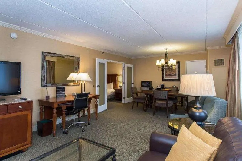 DoubleTree by Hilton Cleveland East Beachwood - Chambres