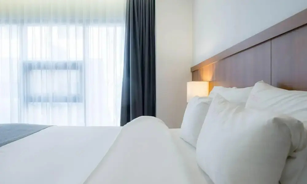 Deluxe Double room (full double bed)