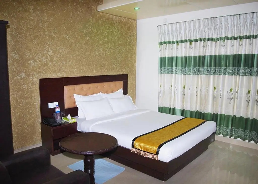 Deluxe Double room (full double bed)