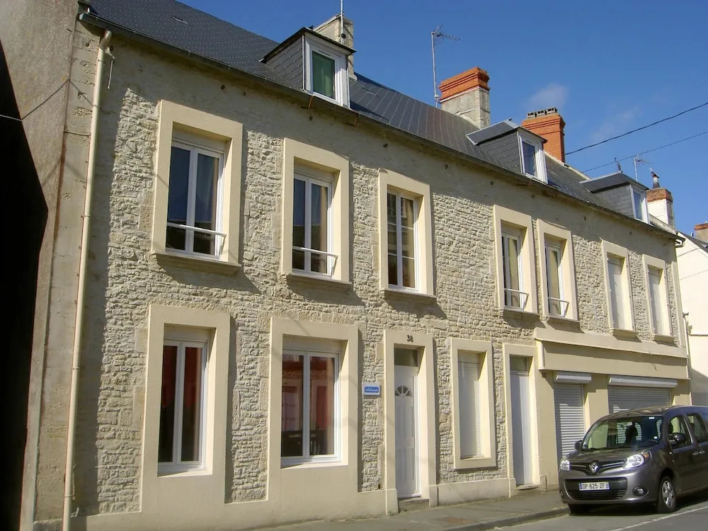 House with 5 Bedrooms in Grandcamp-Maisy, with Wonderful City View, Furnished Terrace And Wifi - 100 M From the Beach