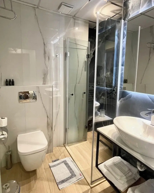 Standard Double room with balcony (full double bed)
