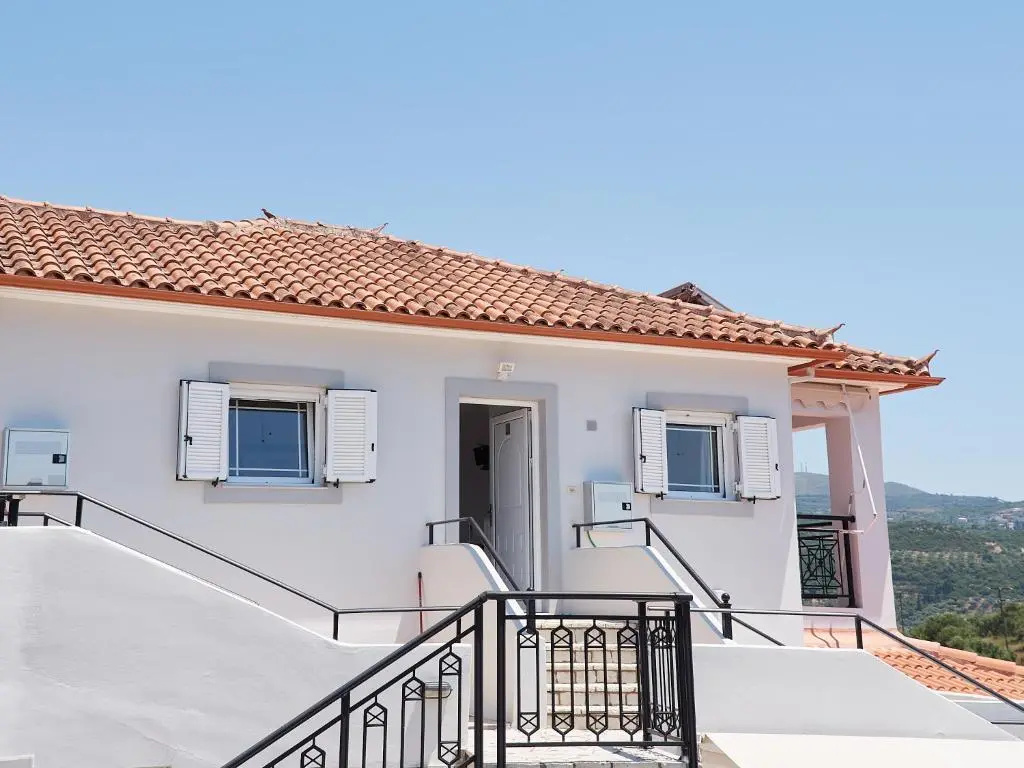 2 Bedrooms Apartment with sea view