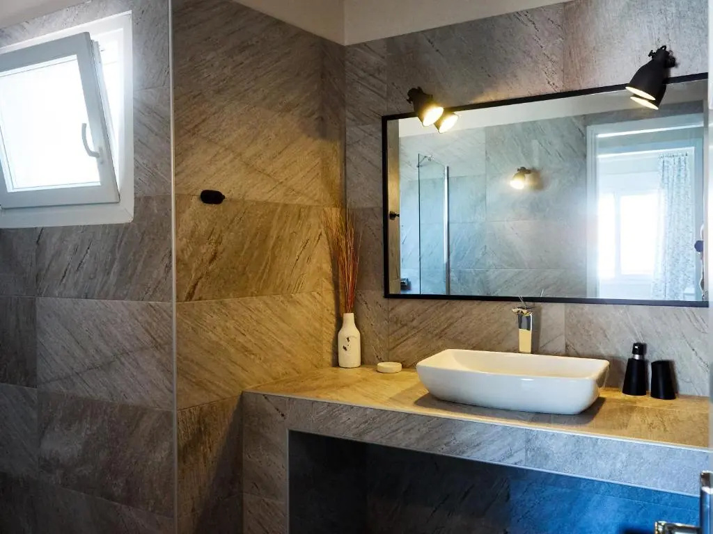 3 Bedrooms Apartment