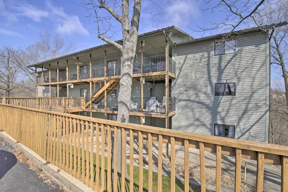 2 Mi to Silver Dollar! Updated Branson West Condo