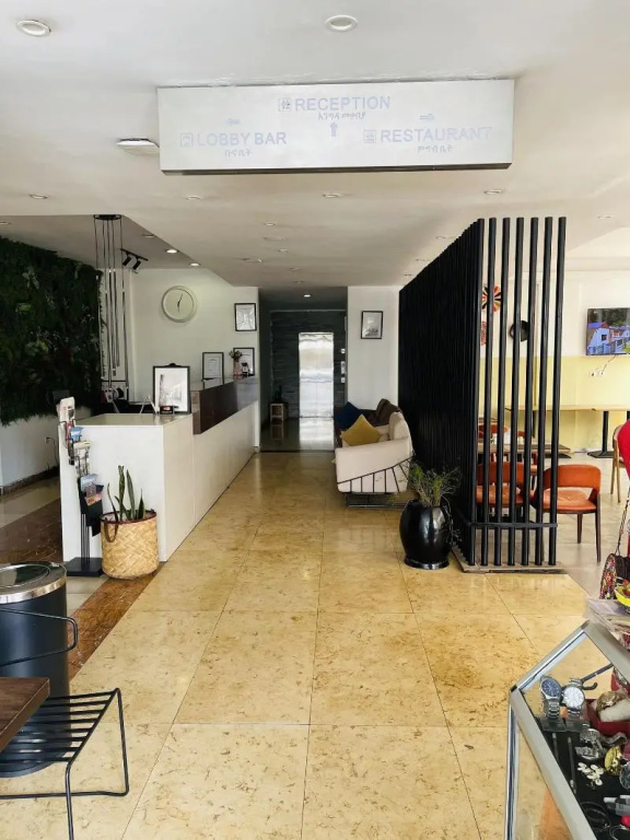 Cot Hotel — 4