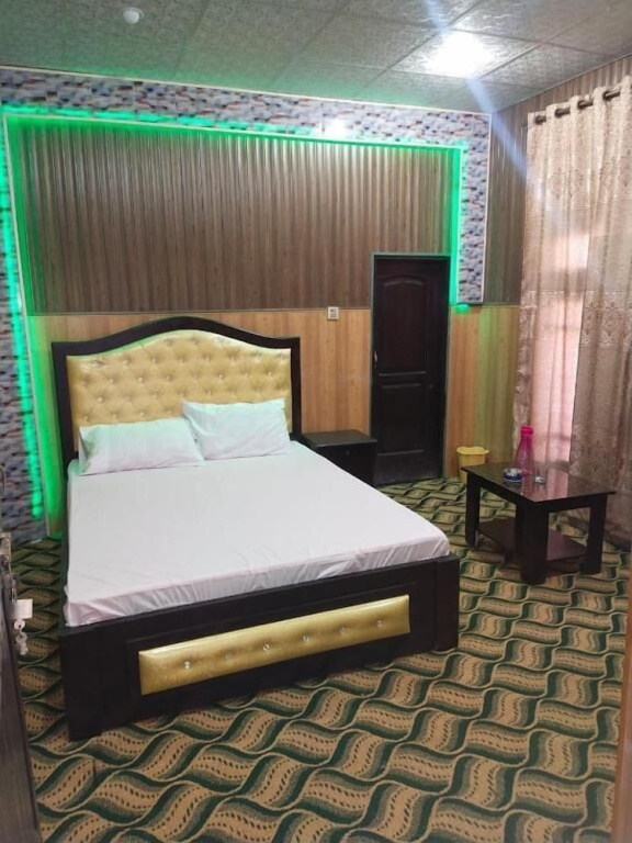 Hotel Hill Palace