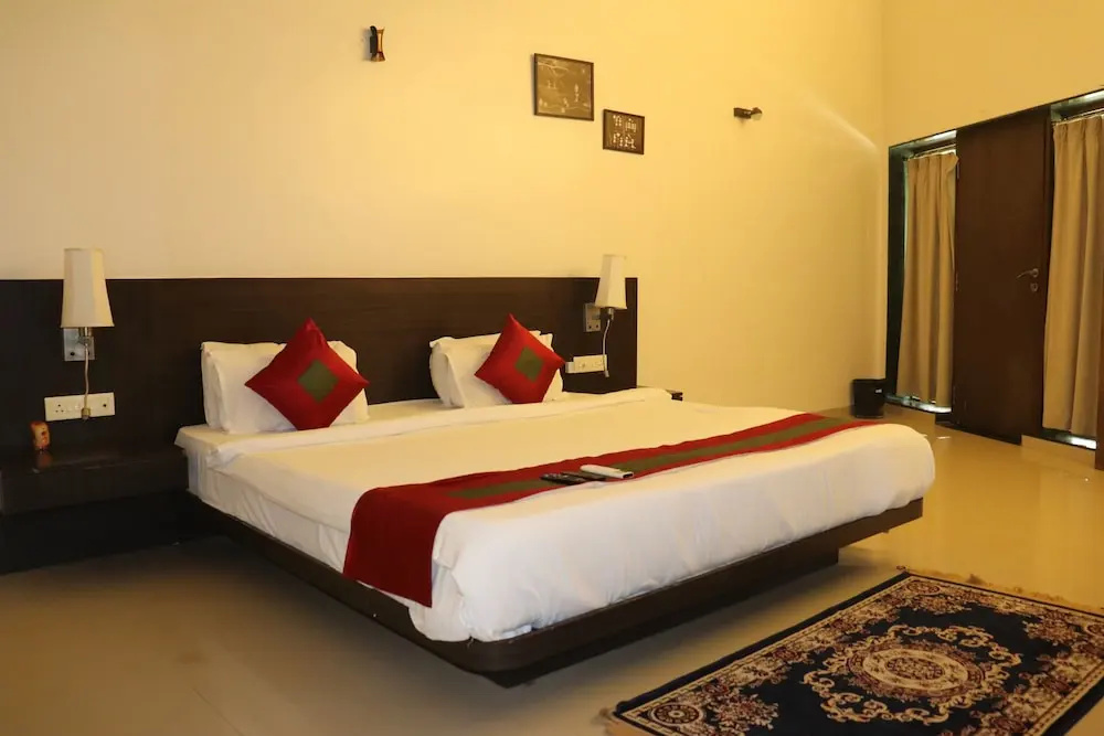 Superior Double room with balcony (full double bed)