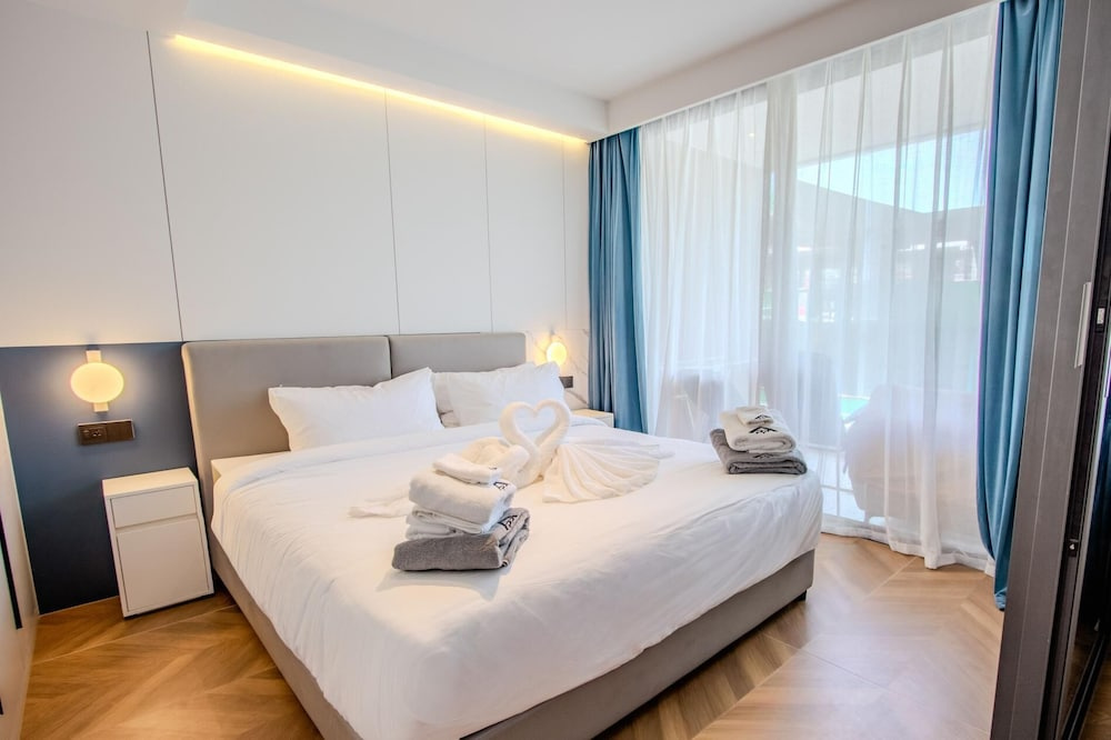 Beachfront 257 D One-bedroom Residence