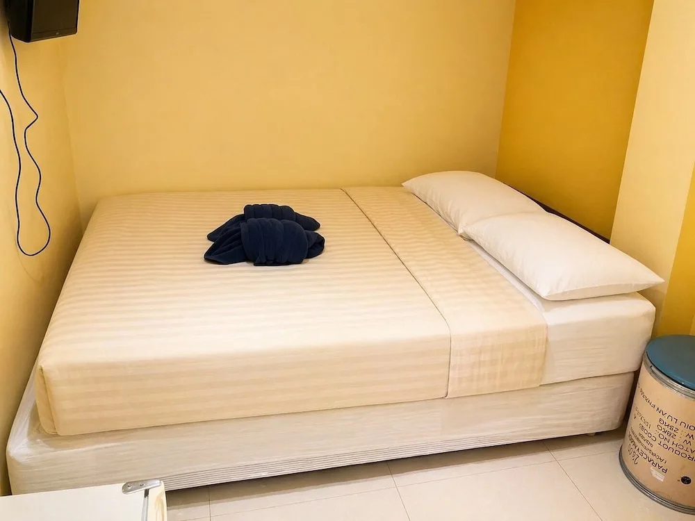 Отель Sukhum Khaosan Au Bon Hostel в Бангкоке