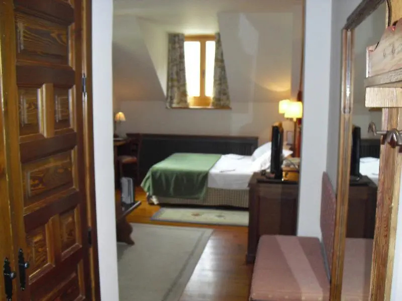Parador De Bielsa - Chambres