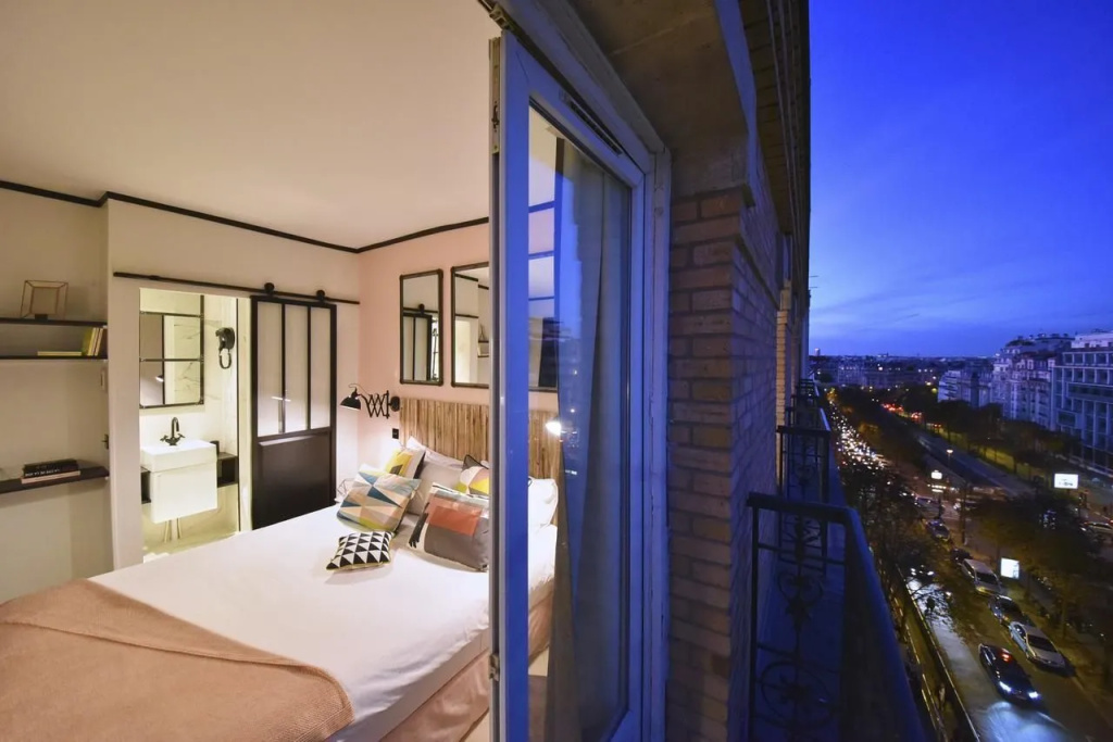 Balcony & Terrace