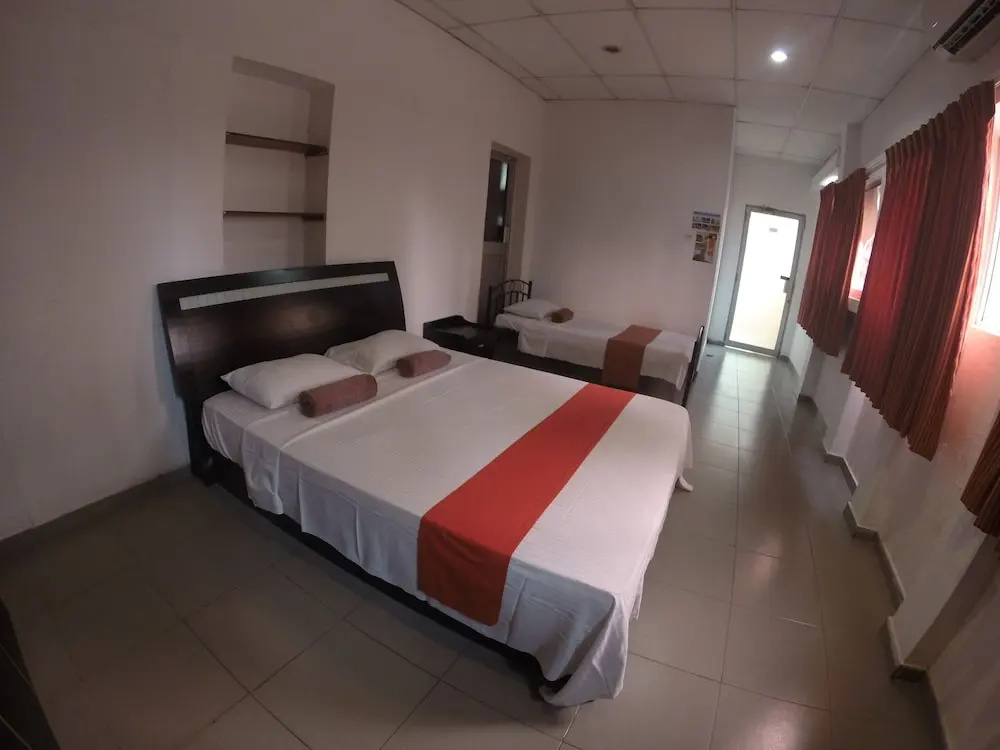 2 Bedrooms Standard Triple room with city view
