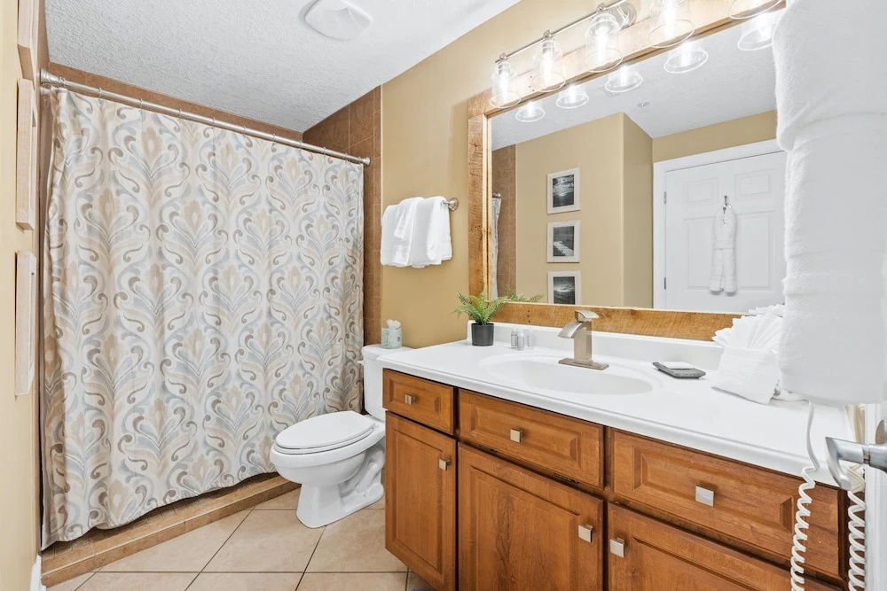 Emerald Isle Beach Resort by Panhandle Getaways - Chambres