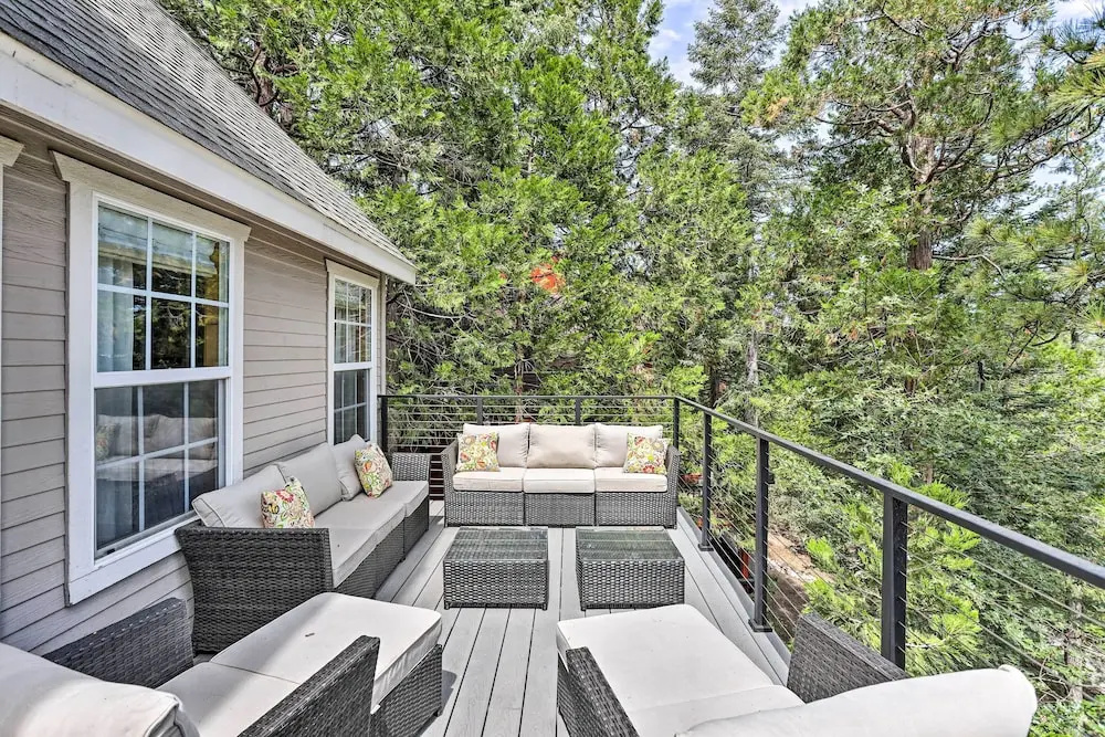Spacious Lake Arrowhead Home w/ Putting Green